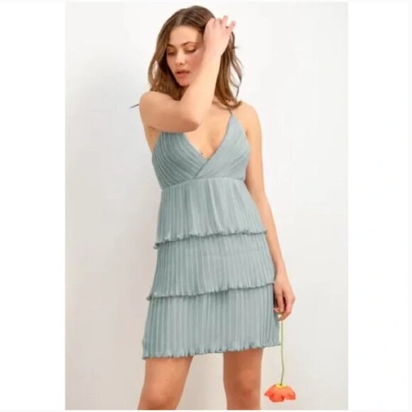 Lulus Dress Cheers and Tiers Dusty Blue Pleated Tiered Mini NWT XL - Picture 1 of 8
